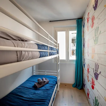 Semesterbostad Stunning Terrace Chill In