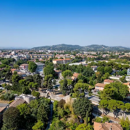 Stunning Terrace Chill In בית נופש
