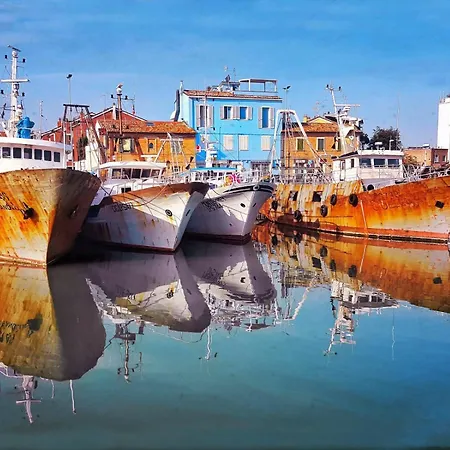 Stunning Terrace Chill In Semesterbostad