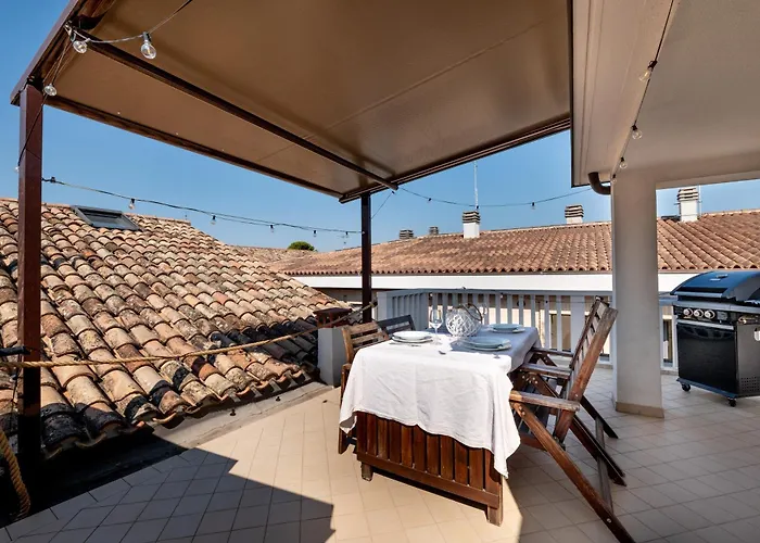 Stunning Terrace Chill In 度假居